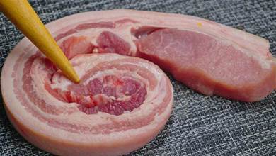 豬肉直接用清水洗，相當于吃細菌，大廚教你一招，乾淨衛生無腥味