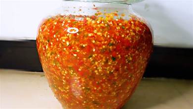 自製蒜蓉剁椒醬，比例配方告你，比買的還好吃，一年都不會壞！