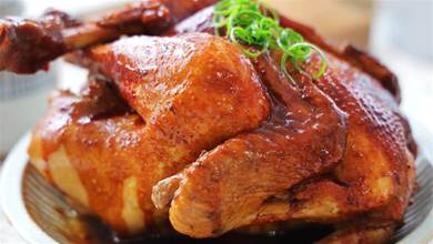 整只雞怎麼做最簡單，分享懶人的燜雞做法，鮮嫩多汁，比紅燒還過癮