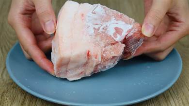 冷凍肉不煮不泡水，教你解凍小技巧，10分鐘快速解凍，和鮮肉一樣好吃