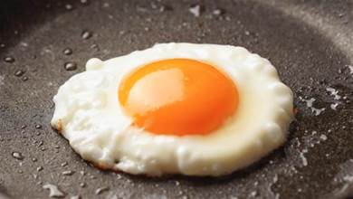 荷包蛋怎麼做更好吃，30年大廚教你正確做法，雞蛋完整不散，一點不粘鍋!