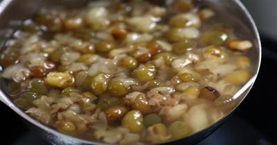 不管煮綠豆黑豆還是紅豆，不要直接下鍋，煮前只需多加一步，10分鐘全煮爛，省事