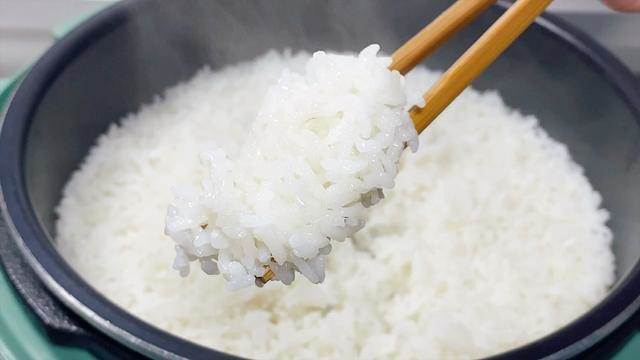 煮米飯，教你飯店不外傳的秘訣，3個技巧是關鍵，顆粒分明、香甜軟糯