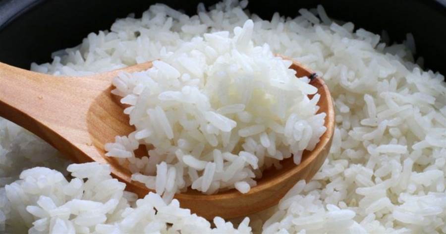 蒸米飯時直接加水是大錯，多做一步，米飯粒粒分明，松軟好吃